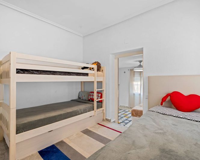 Image No.9-5 Bed Villa for sale