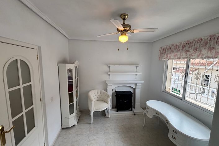 Image No.11-2 Bed Townhouse for sale