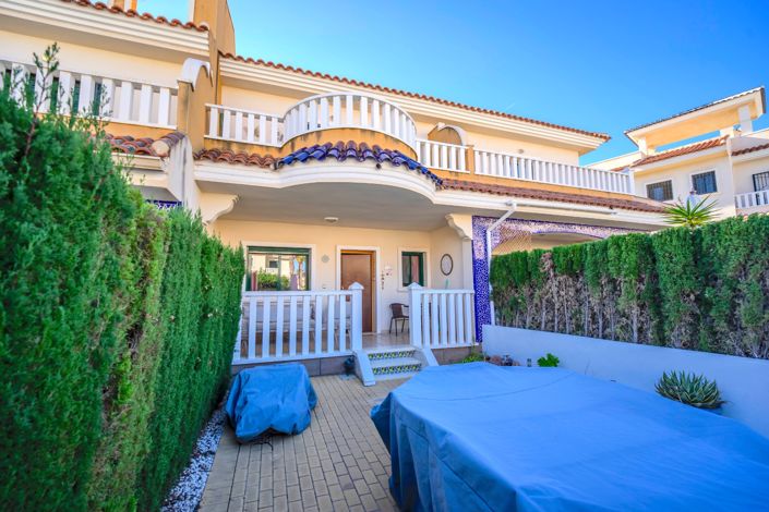 Image No.1-3 Bed Townhouse for sale