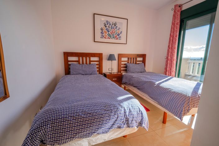 Image No.20-3 Bed Townhouse for sale