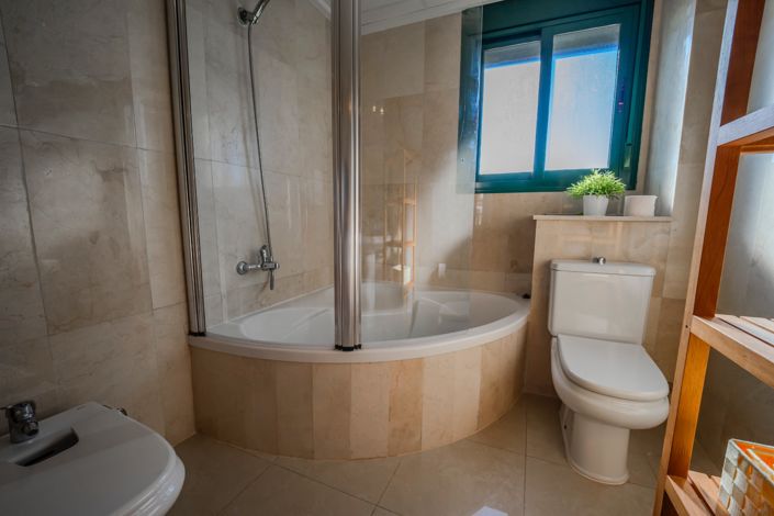 Image No.24-3 Bed Townhouse for sale