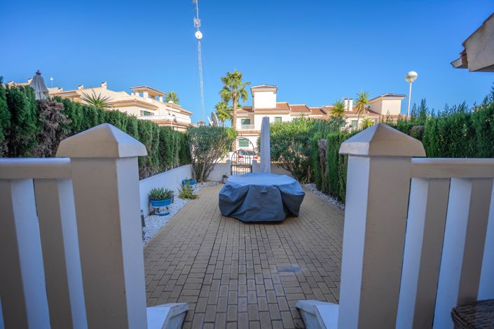 Image No.31-3 Bed Townhouse for sale