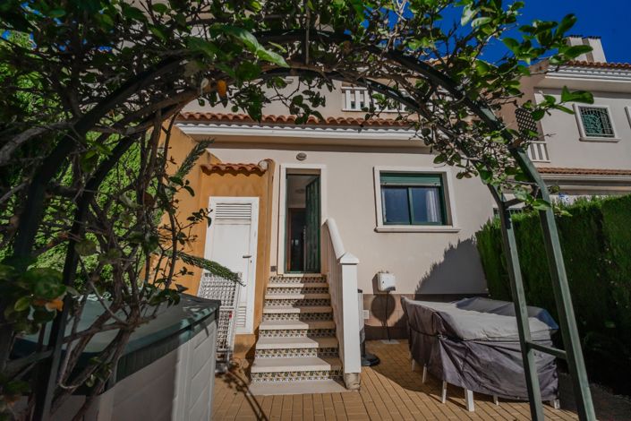 Image No.35-3 Bed Townhouse for sale