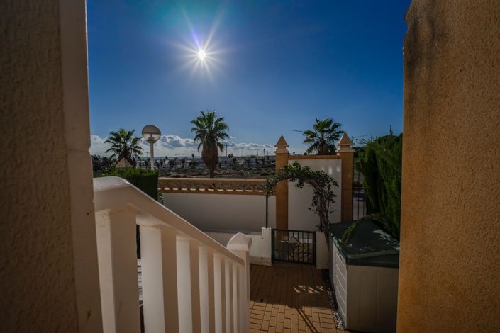 Image No.36-3 Bed Townhouse for sale