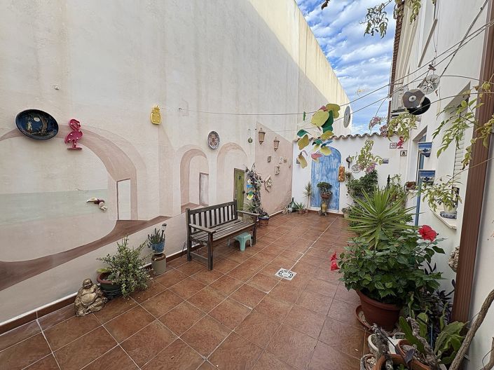 Image No.10-5 Bed Apartment for sale