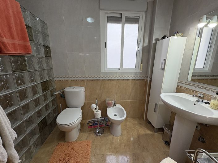 Image No.17-5 Bed Apartment for sale