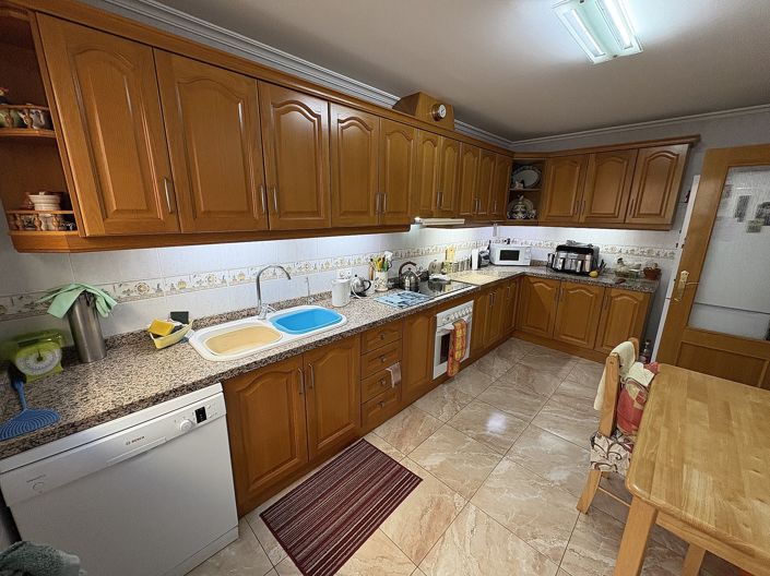 Image No.8-5 Bed Apartment for sale