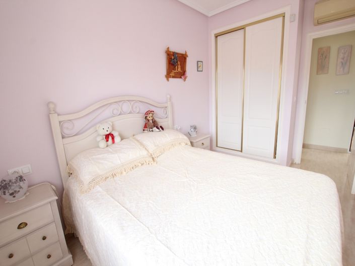 Image No.25-3 Bed Townhouse for sale