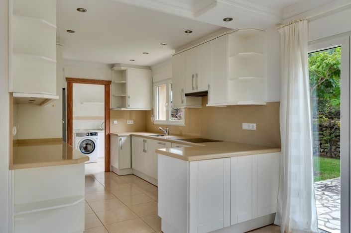 Image No.12-4 Bed Villa for sale