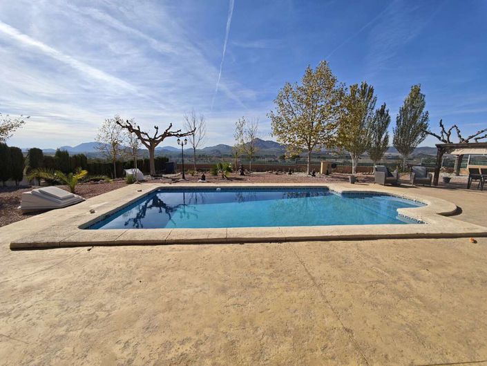 Image No.10-3 Bed Villa for sale