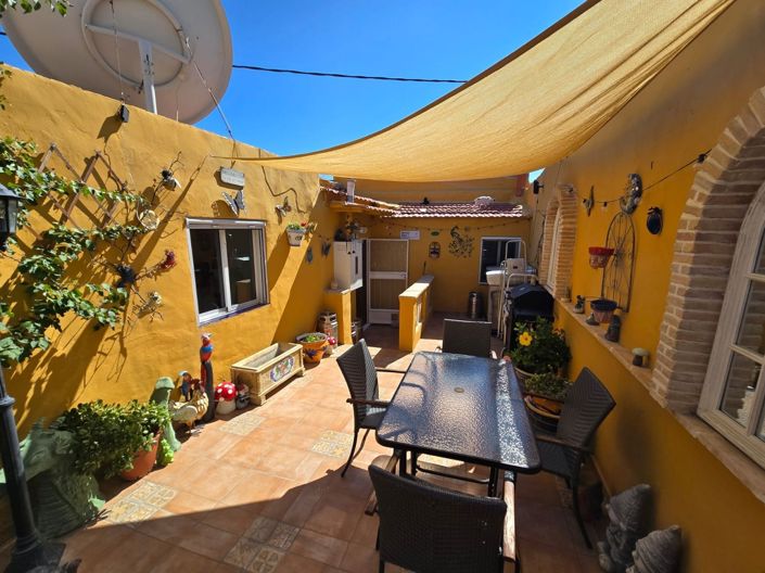 Image No.8-3 Bed Townhouse for sale