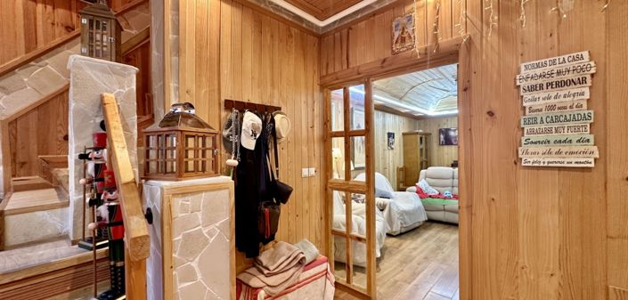 Image No.15-4 Bed Townhouse for sale