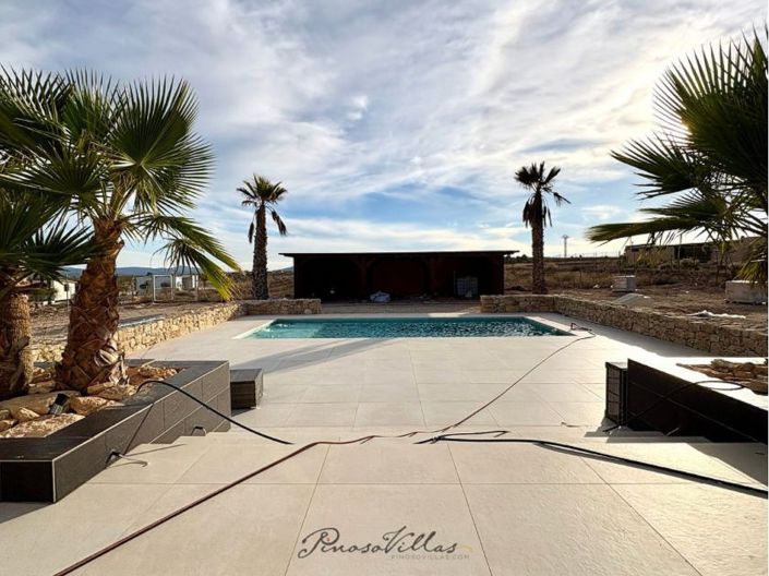 Image No.7-4 Bed Villa for sale