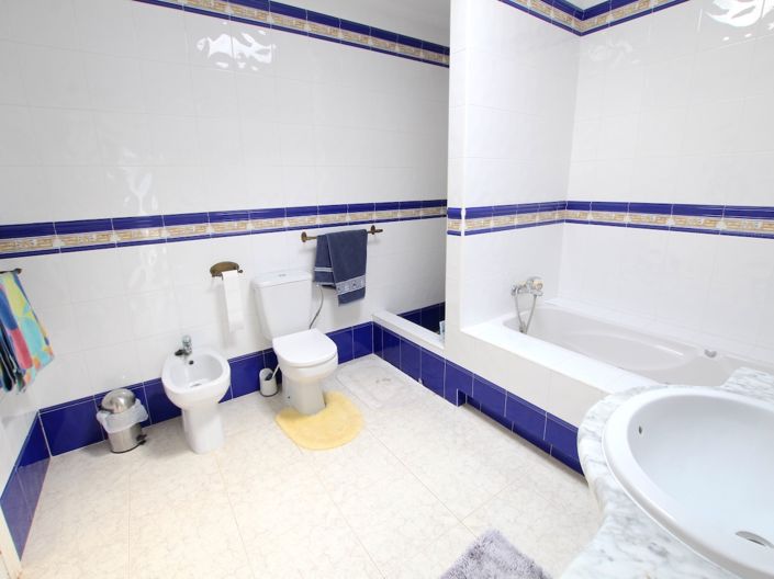 Image No.36-5 Bed Villa for sale