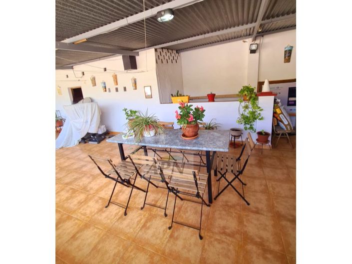 Image No.1-4 Bed Townhouse for sale