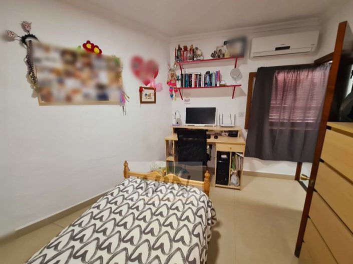 Image No.13-4 Bed Townhouse for sale