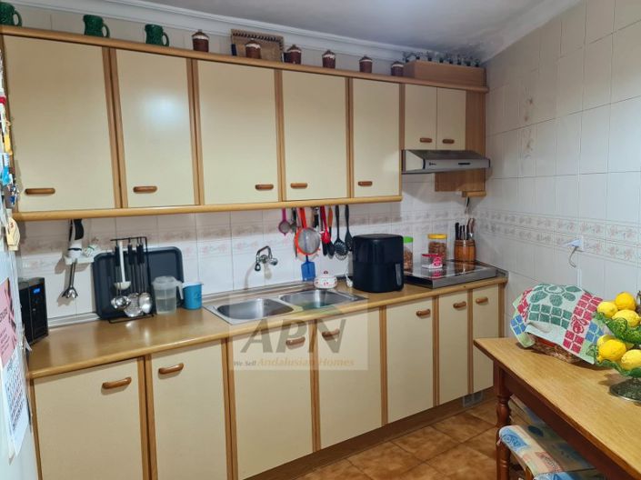 Image No.4-4 Bed Townhouse for sale