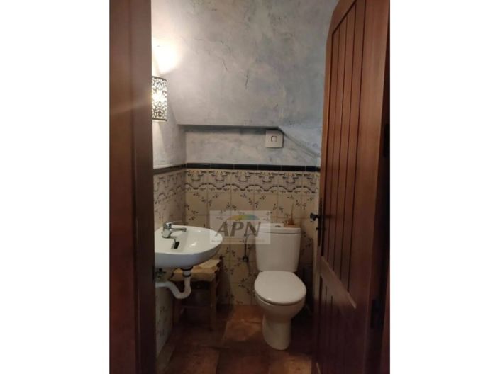 Image No.14-2 Bed Country House for sale