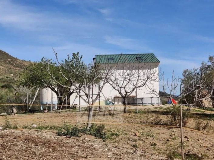 Image No.4-2 Bed Country House for sale