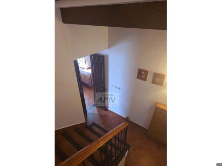 Image No.15-3 Bed Country House for sale