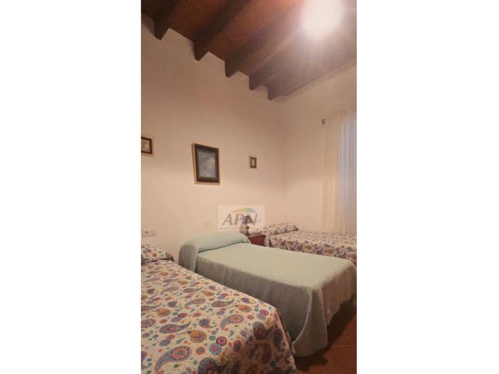 Image No.19-3 Bed Country House for sale