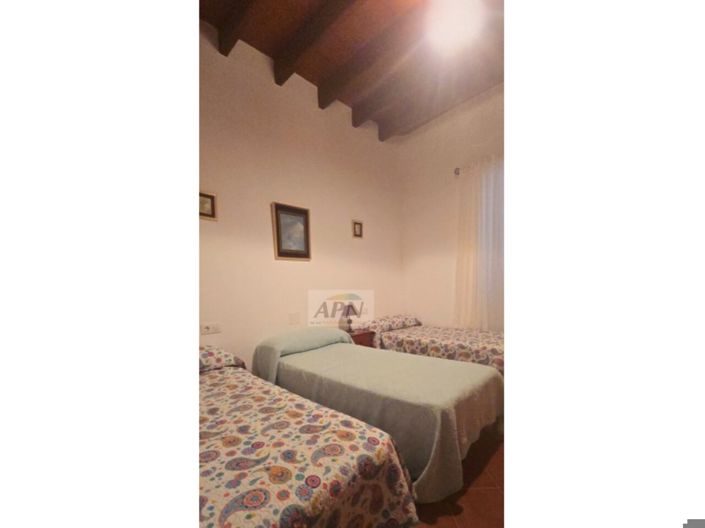 Image No.19-3 Bed Country House for sale