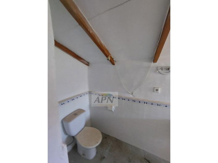 Image No.19-3 Bed Country House for sale