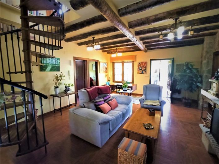 Image No.10-3 Bed Country House for sale