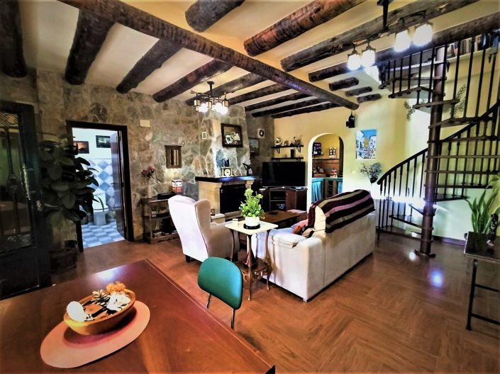 Image No.8-3 Bed Country House for sale