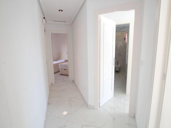 Image No.18-6 Bed Villa for sale