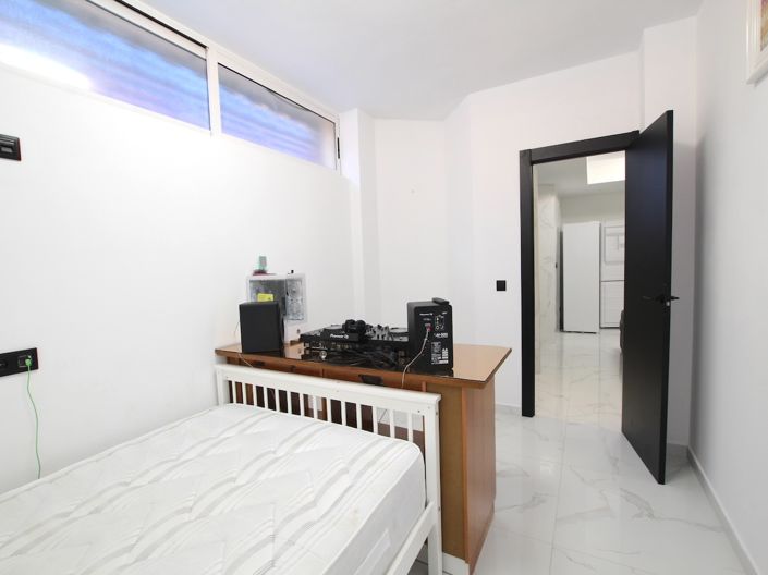 Image No.34-6 Bed Villa for sale