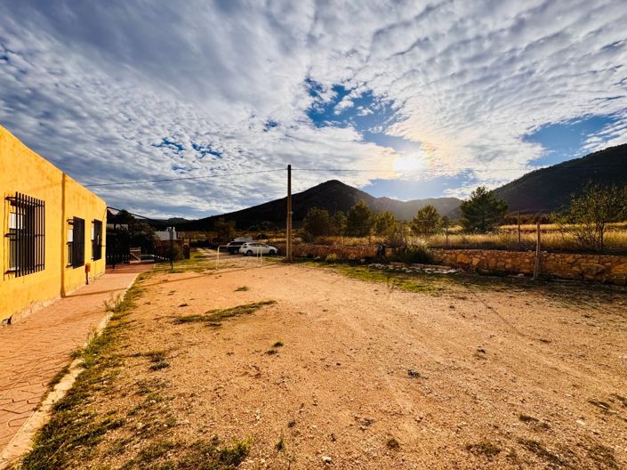 Image No.37-3 Bed Villa for sale