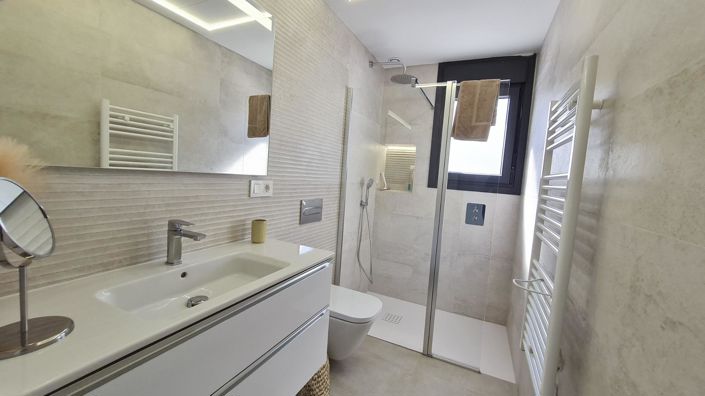 Image No.14-3 Bed Villa for sale