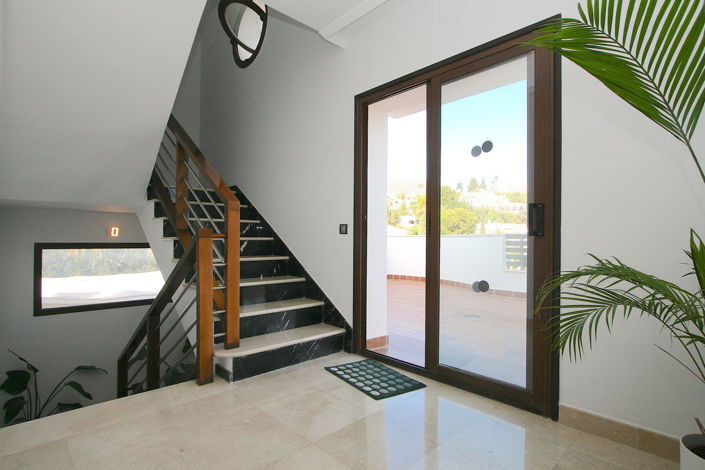 Image No.27-8 Bed Villa for sale