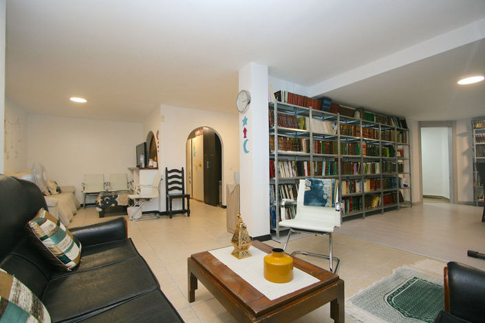 Image No.40-8 Bed Villa for sale