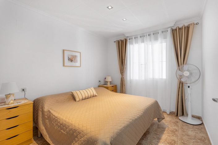 Image No.15-2 Bed Bungalow for sale