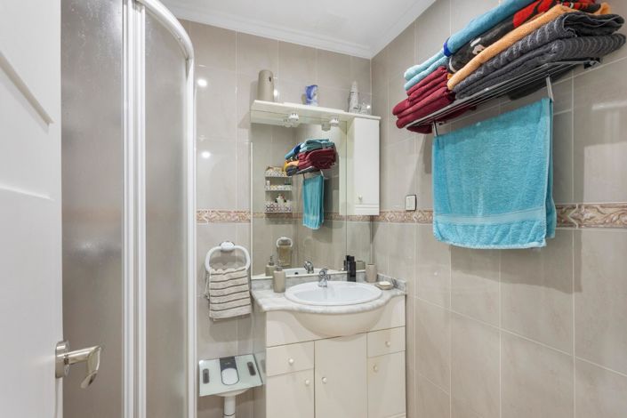 Image No.20-2 Bed Bungalow for sale