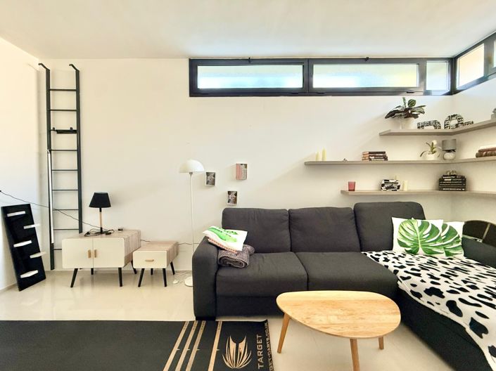 Image No.10-3 Bed Villa for sale