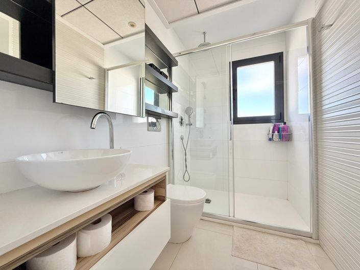 Image No.19-3 Bed Villa for sale