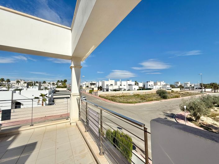 Image No.24-3 Bed Villa for sale