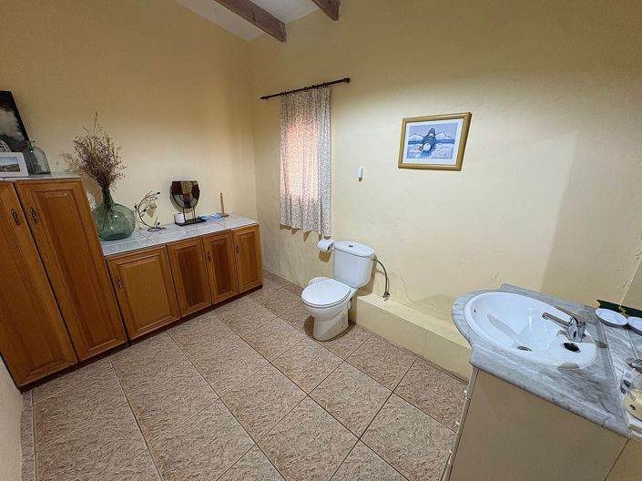 Image No.27-6 Bed Townhouse for sale