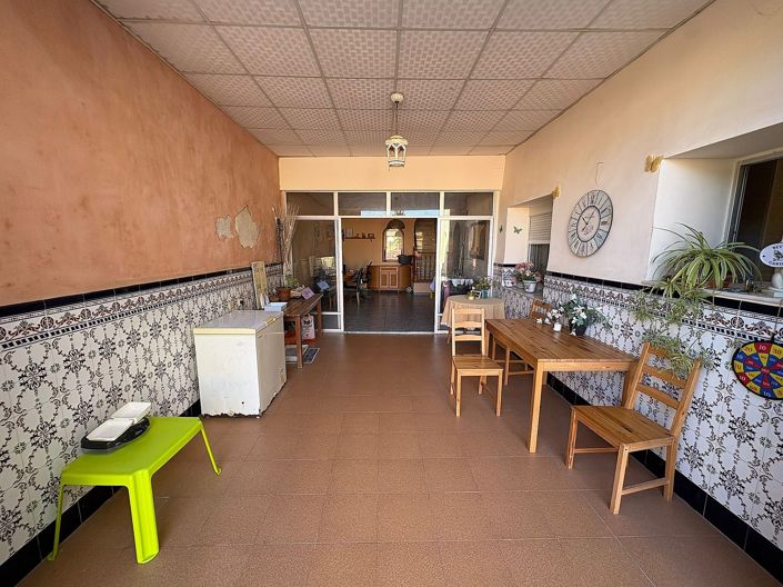 Image No.32-6 Bed Townhouse for sale