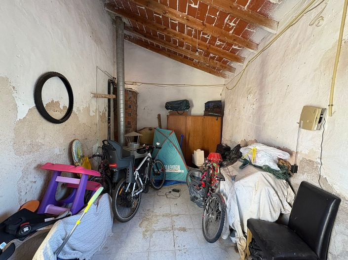 Image No.33-6 Bed Townhouse for sale