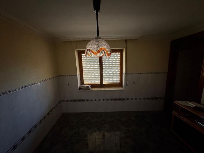 Image No.27-5 Bed Townhouse for sale