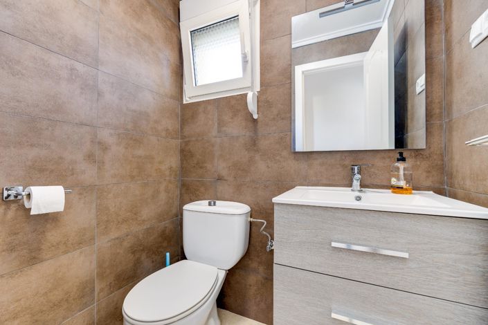 Image No.15-4 Bed Bungalow for sale