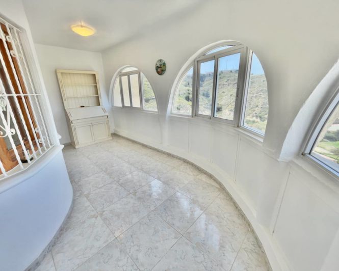 Image No.21-5 Bed Villa for sale