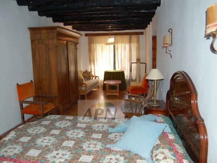 Image No.13-14 Bed Townhouse for sale