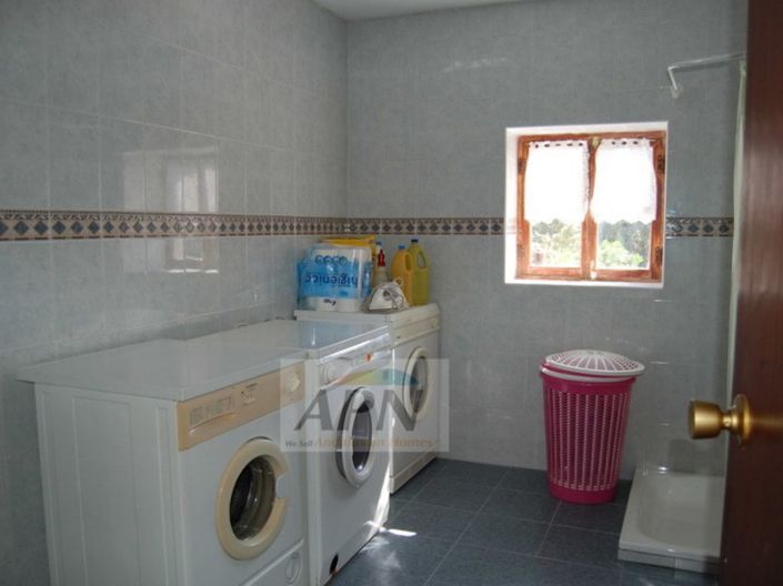 Image No.14-14 Bed Townhouse for sale