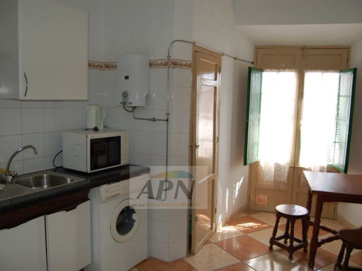 Image No.17-14 Bed Townhouse for sale