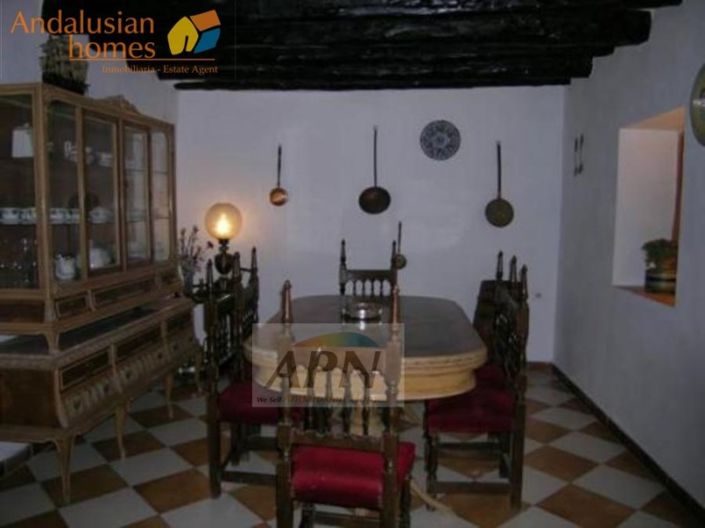 Image No.22-14 Bed Townhouse for sale